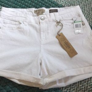 NWT! Vintage America Stretch White Denim Shorts -8